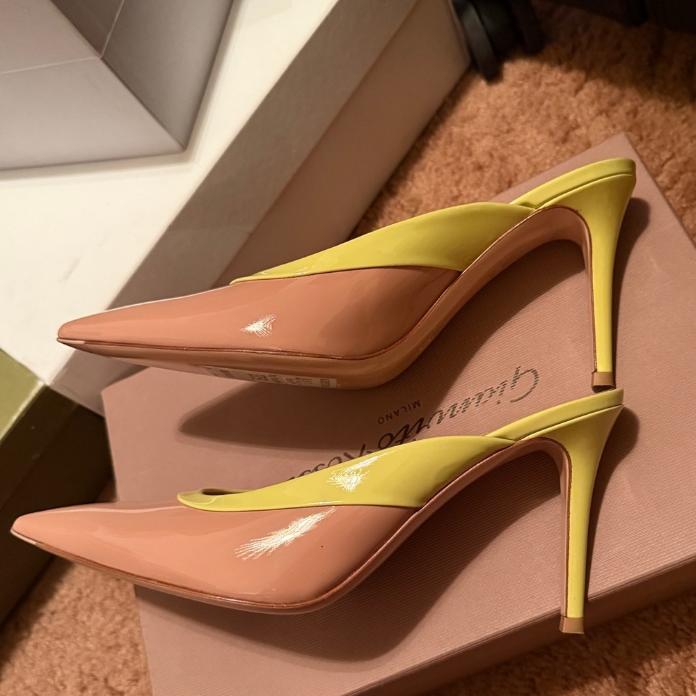 Gianvito Rossi Beige and Yellow Patent Pumps - EU39 - Picture 6 of 6